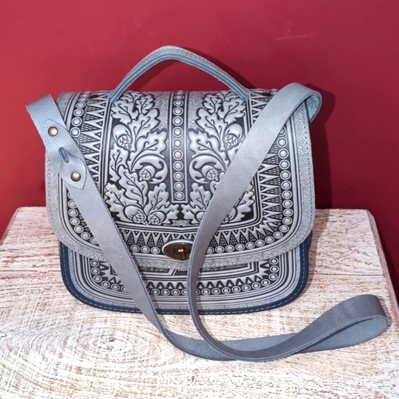Genuine Leather Beautiful Hand Tooled Gray Black Crossbody Western Boho Bag - Picture 5 of 16
